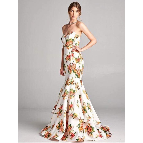 Strapless Sweetheart Mermaid Ruffle Rose Gown - Picture 6 of 8